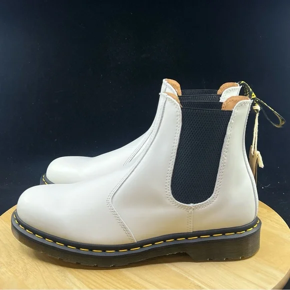 NEW Dr Martens 2976 Ys Unisex Leather Chelsea Boots In White Size Women 10/Men 9 - Picture 9 of 10